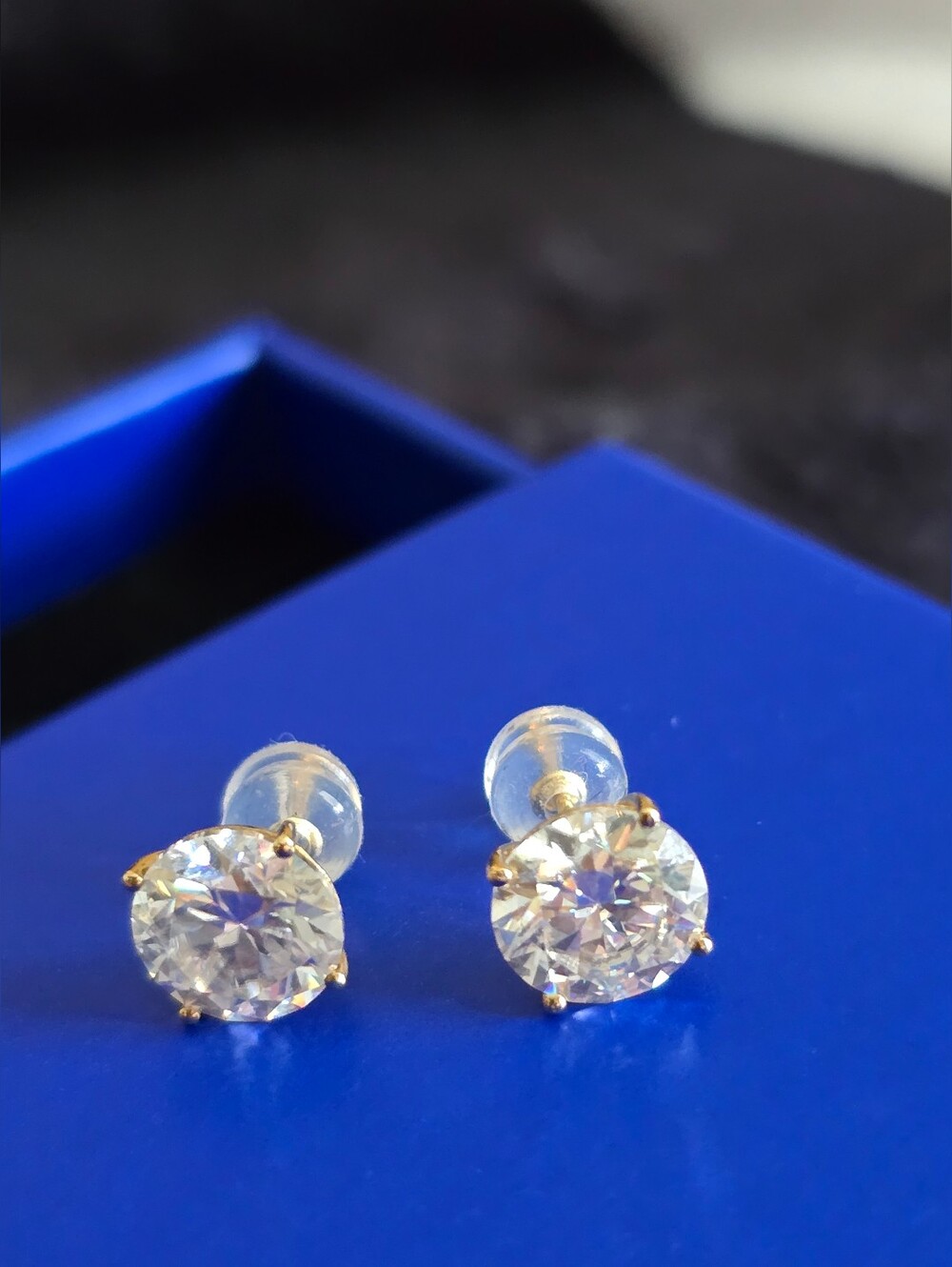 NEW Solid K18 Japan Gold Moissanite Stud Earrings 2.00 CTW 18K Yellow Gold - Picture 7 of 8